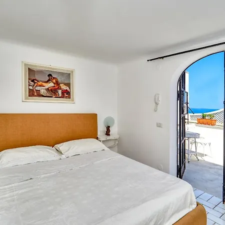 Hibiscus Relais